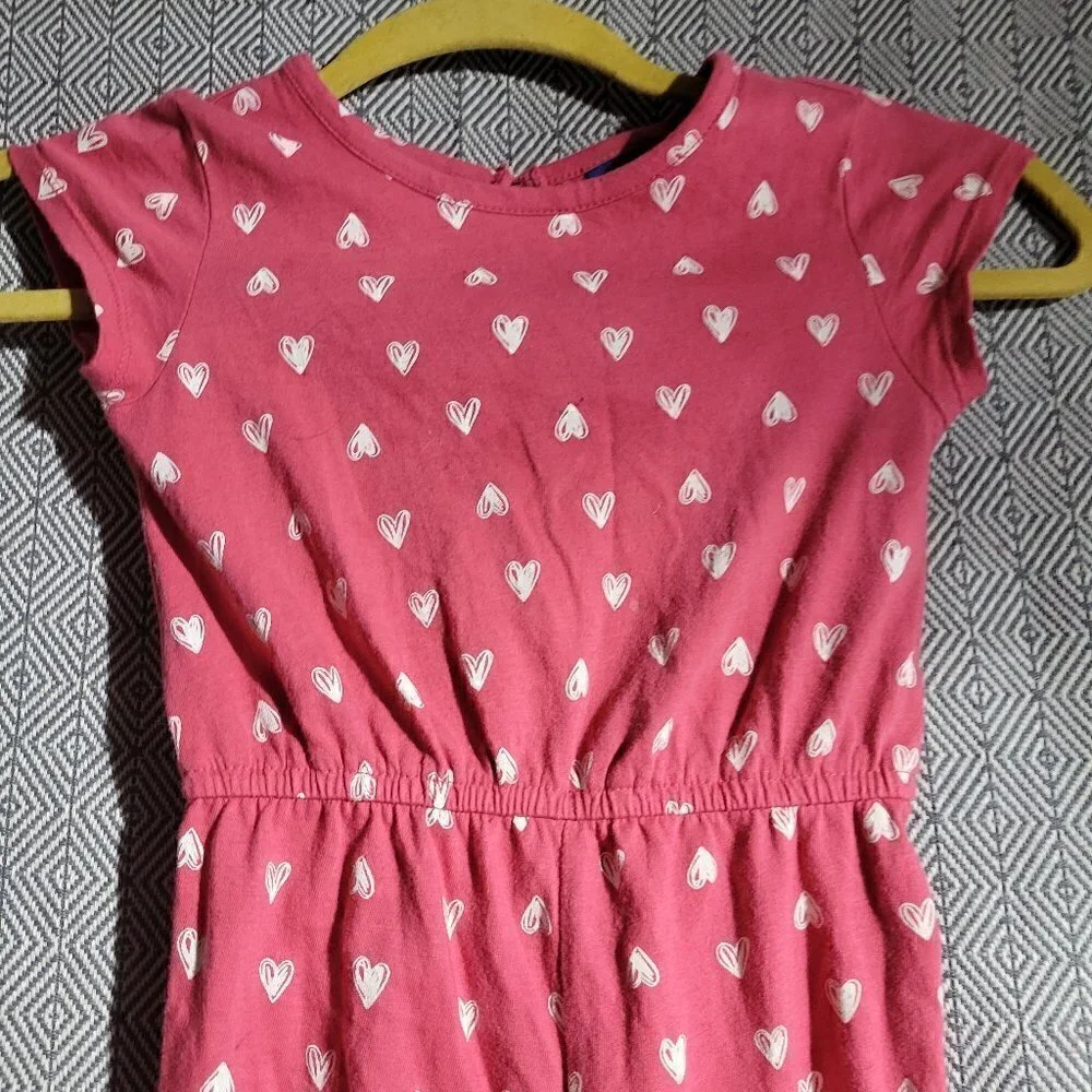 Old Navy Girl's Red Romper Decorated With White Hearts Covering It Size 3T